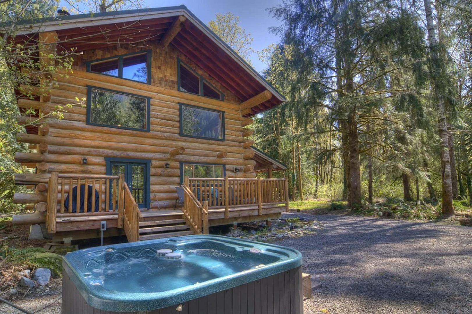 Tall Timbers Lodge - Two Bedroom Cabin with Hot Tub