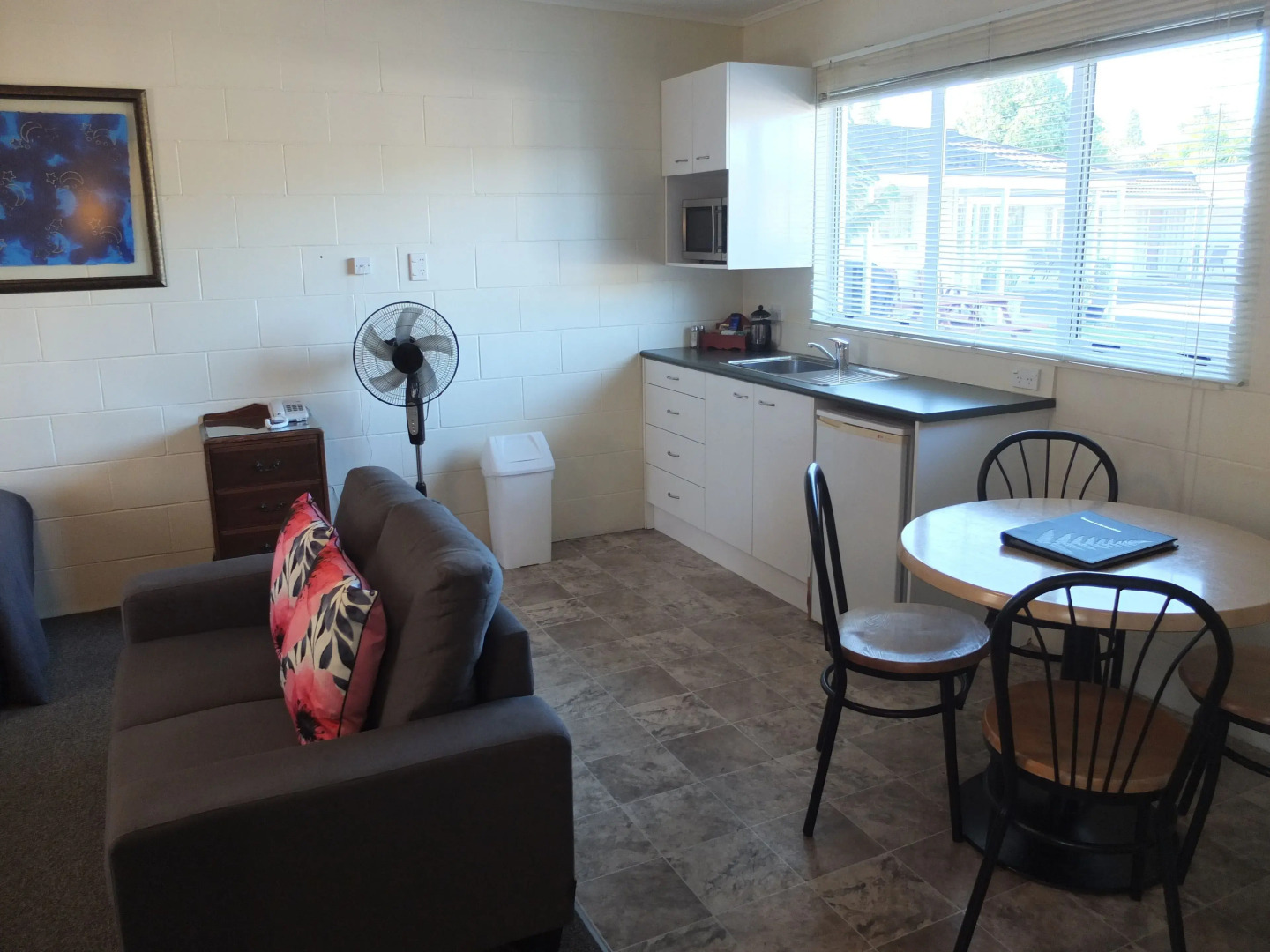 Colonial Court Motel