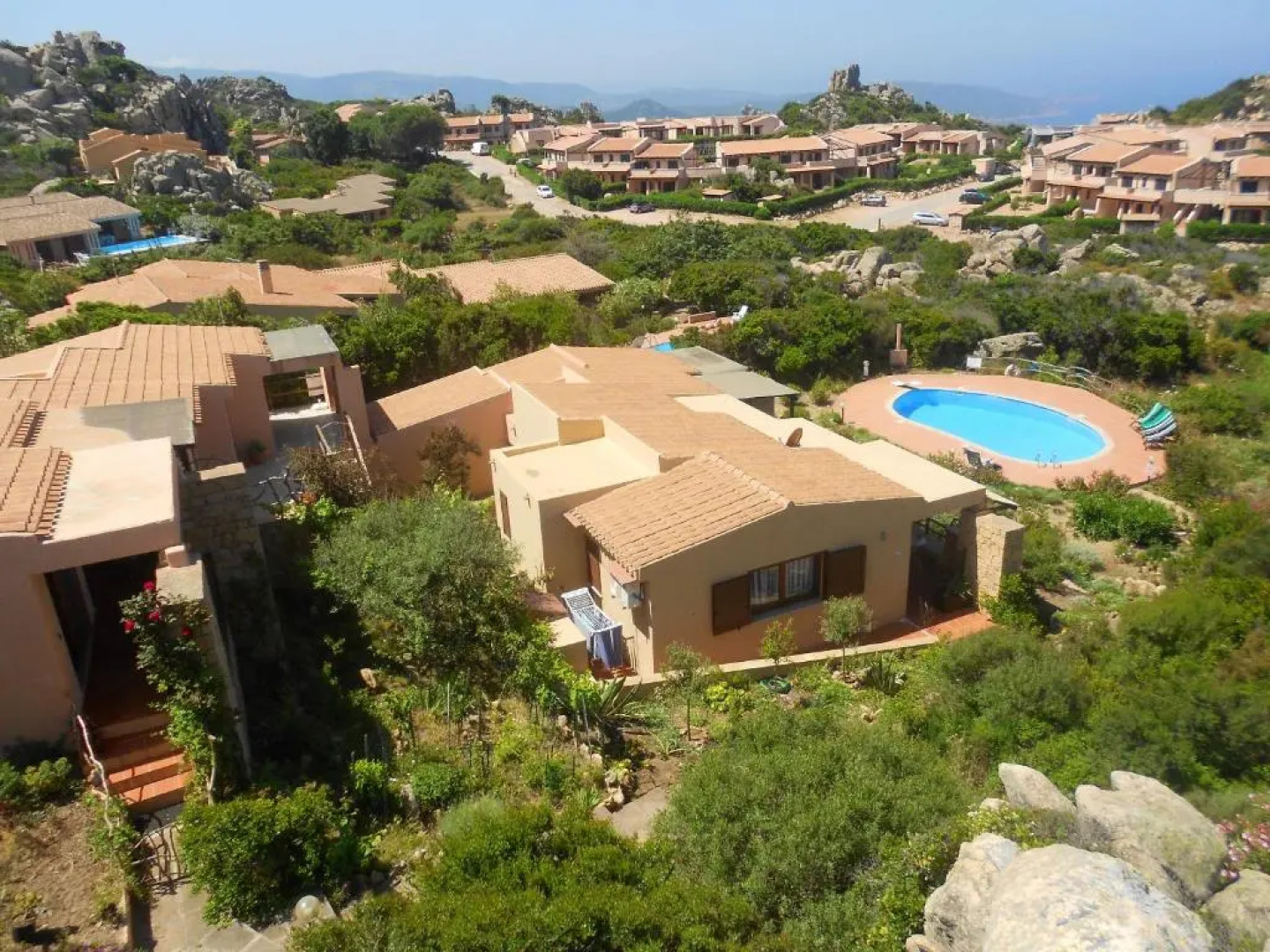 2 bedrooms house with sea view shared pool and furnished garden at Costa Paradiso 2 km away from the beach
