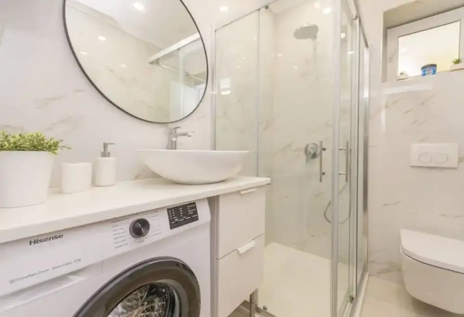 Teresa - Great Location & Parking - A1