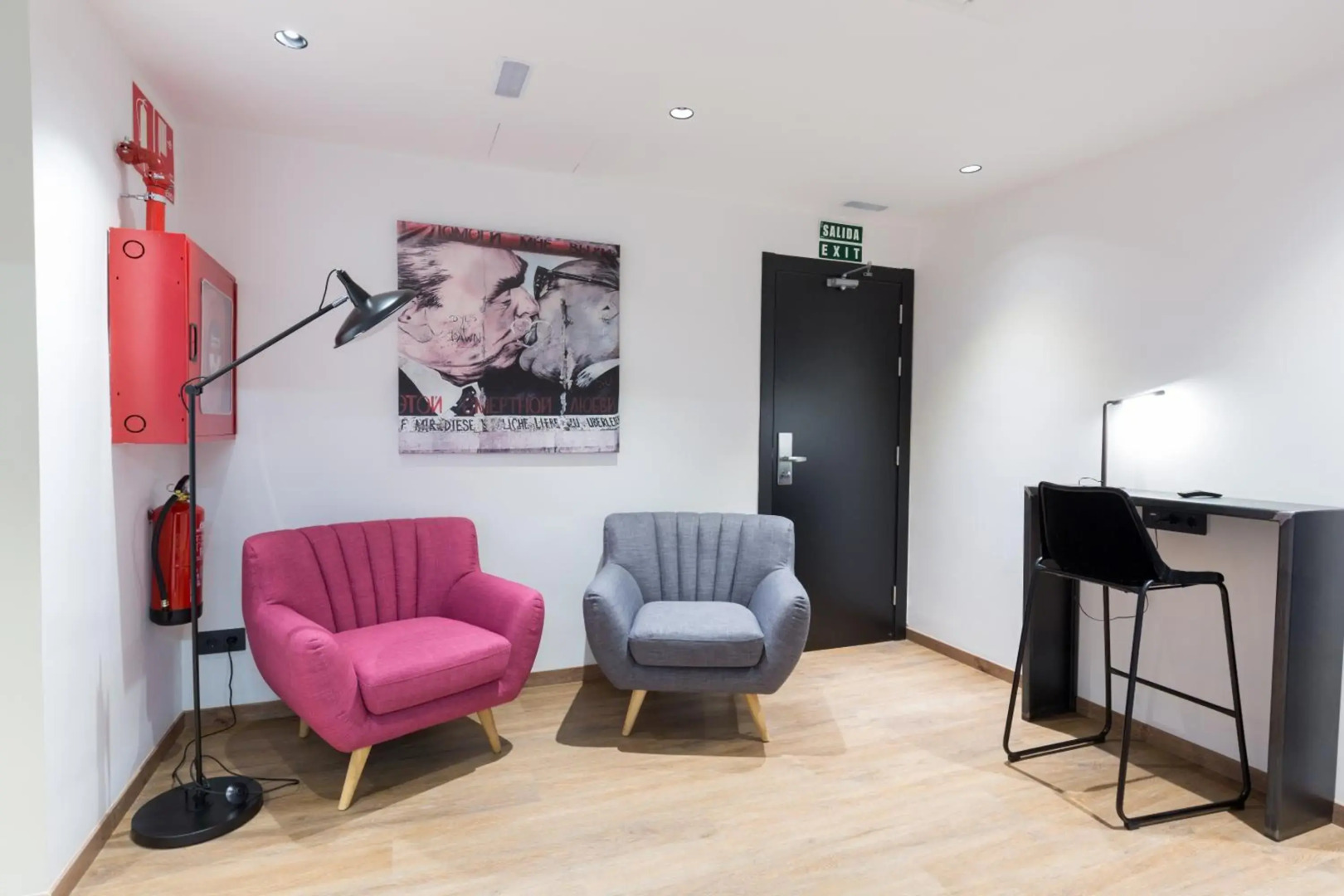 Airhostel Barcelona Airport 24h