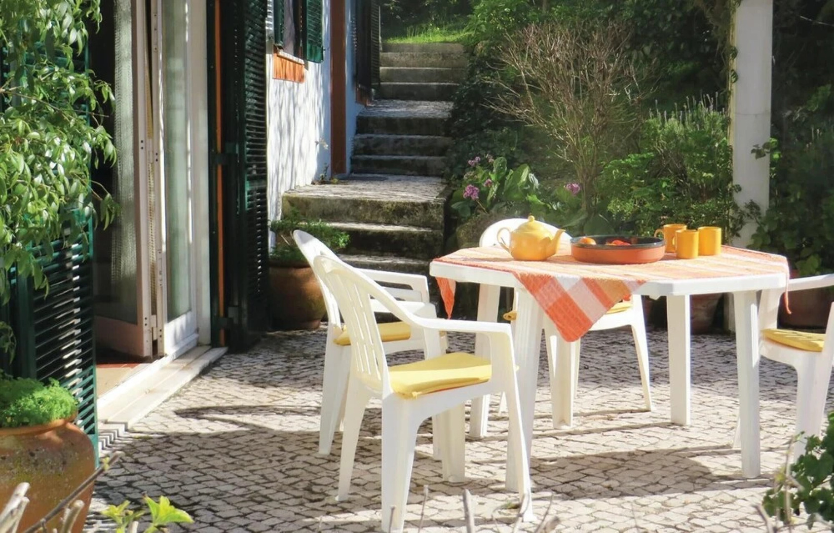 Stunning Home in Urzal- Carvoeira With 2 Bedrooms and Wifi