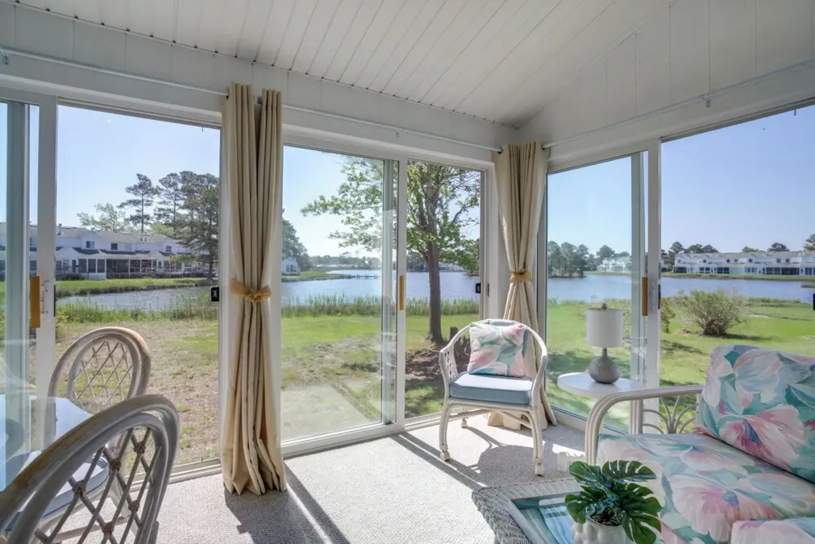 Porch & Water Views: Getaway in Mallard Lakes