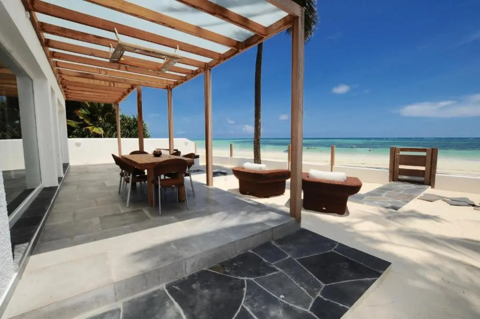 Amani Home - Moja Private Beach Suite