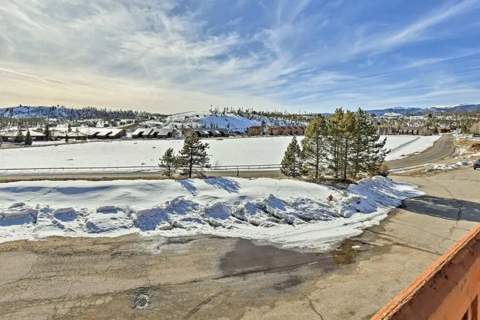 Near Lake Granby: Grand Lake Townhome w/ Views