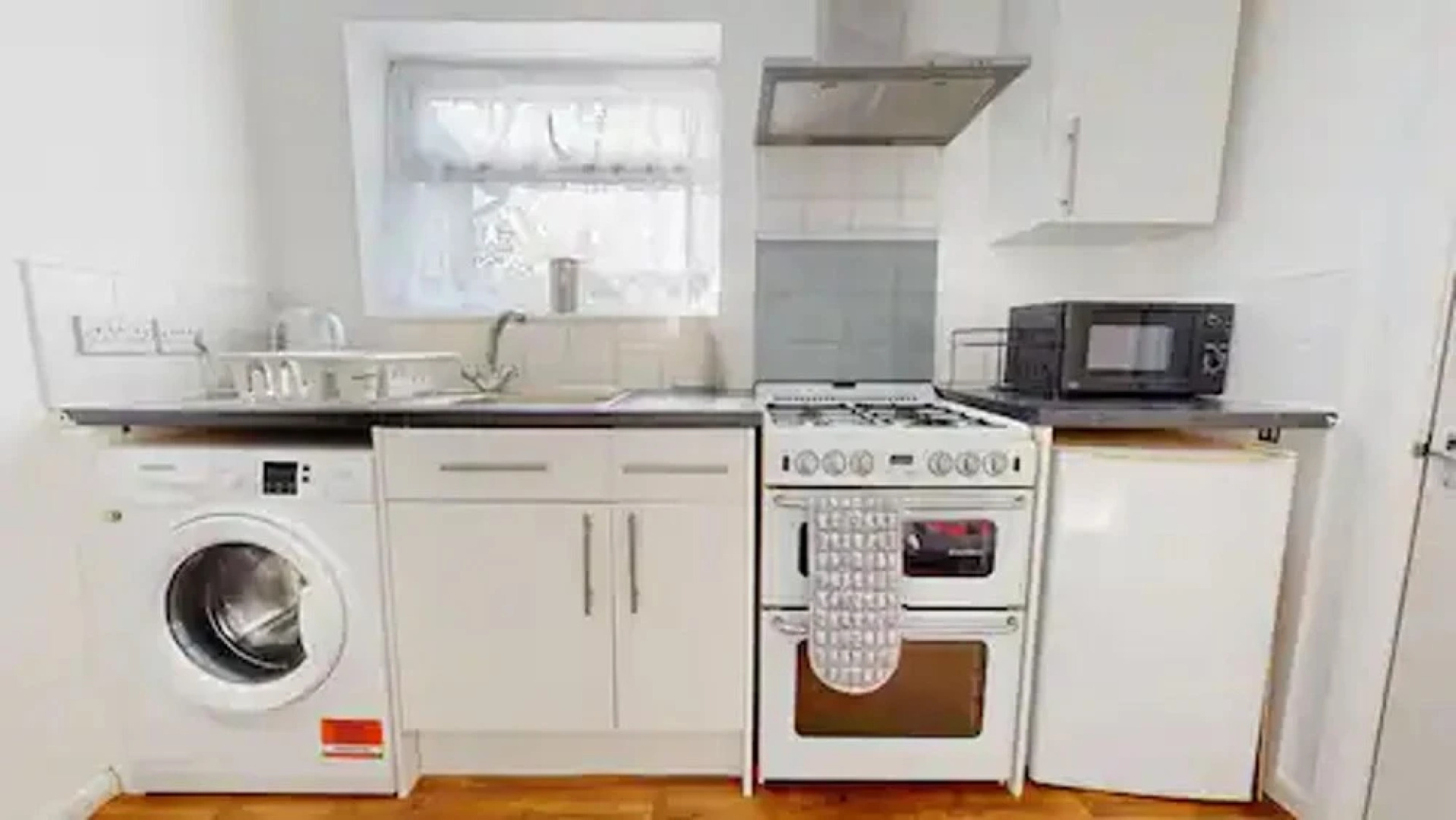 Captivating 2-bed Apartment in Stanford-le-hope