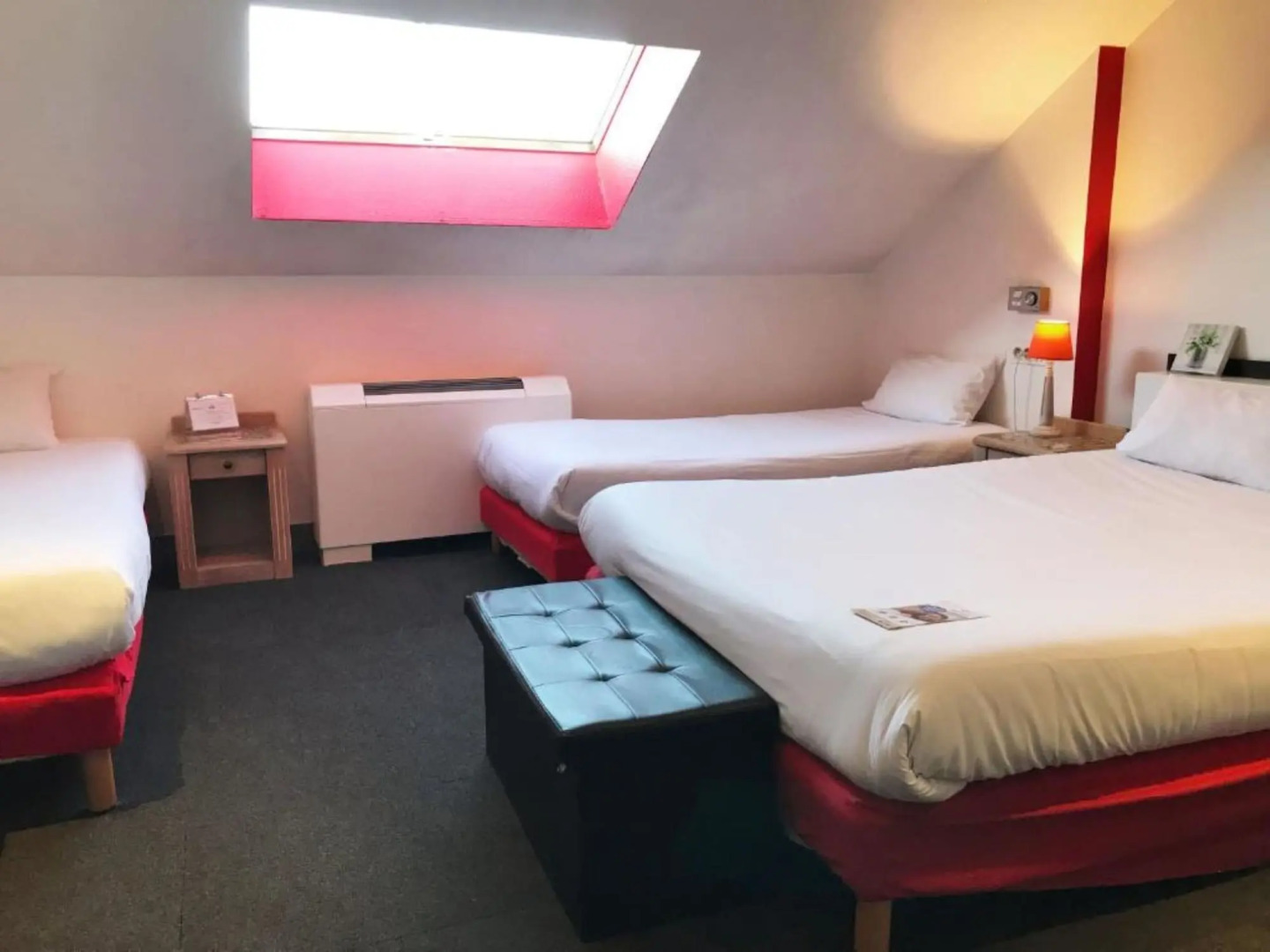 Brit Hotel Aux Sacres