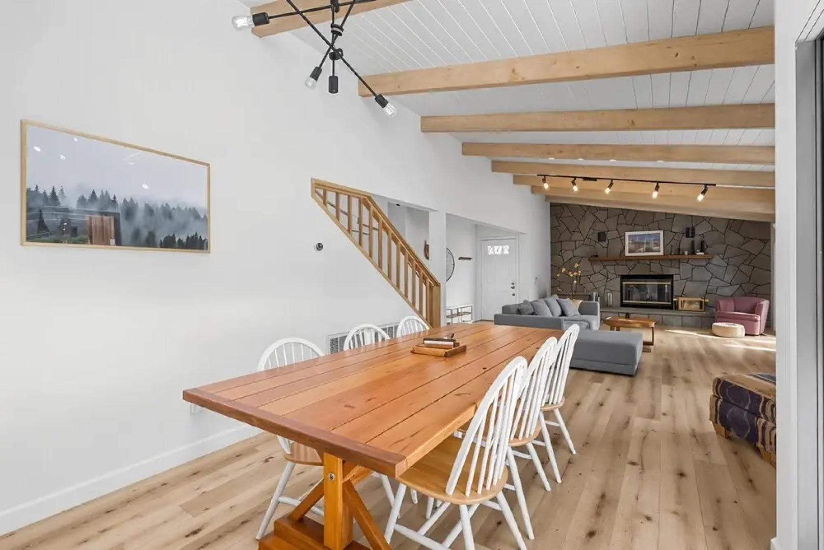 The Red House - Near Golf, Beaches & Communal Pool by Yosemite Region Resorts