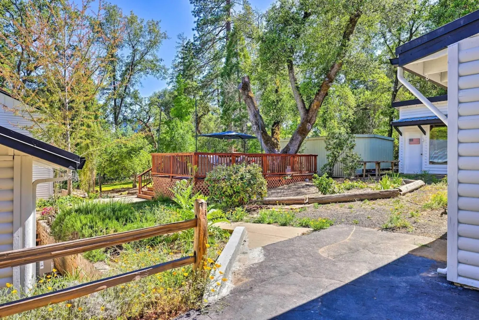 Steps to Dtwn Murphys: Cottage w/ Furnished Porch