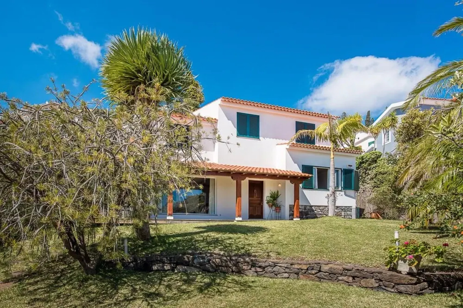 Casa da Fonte do Mar by MHM