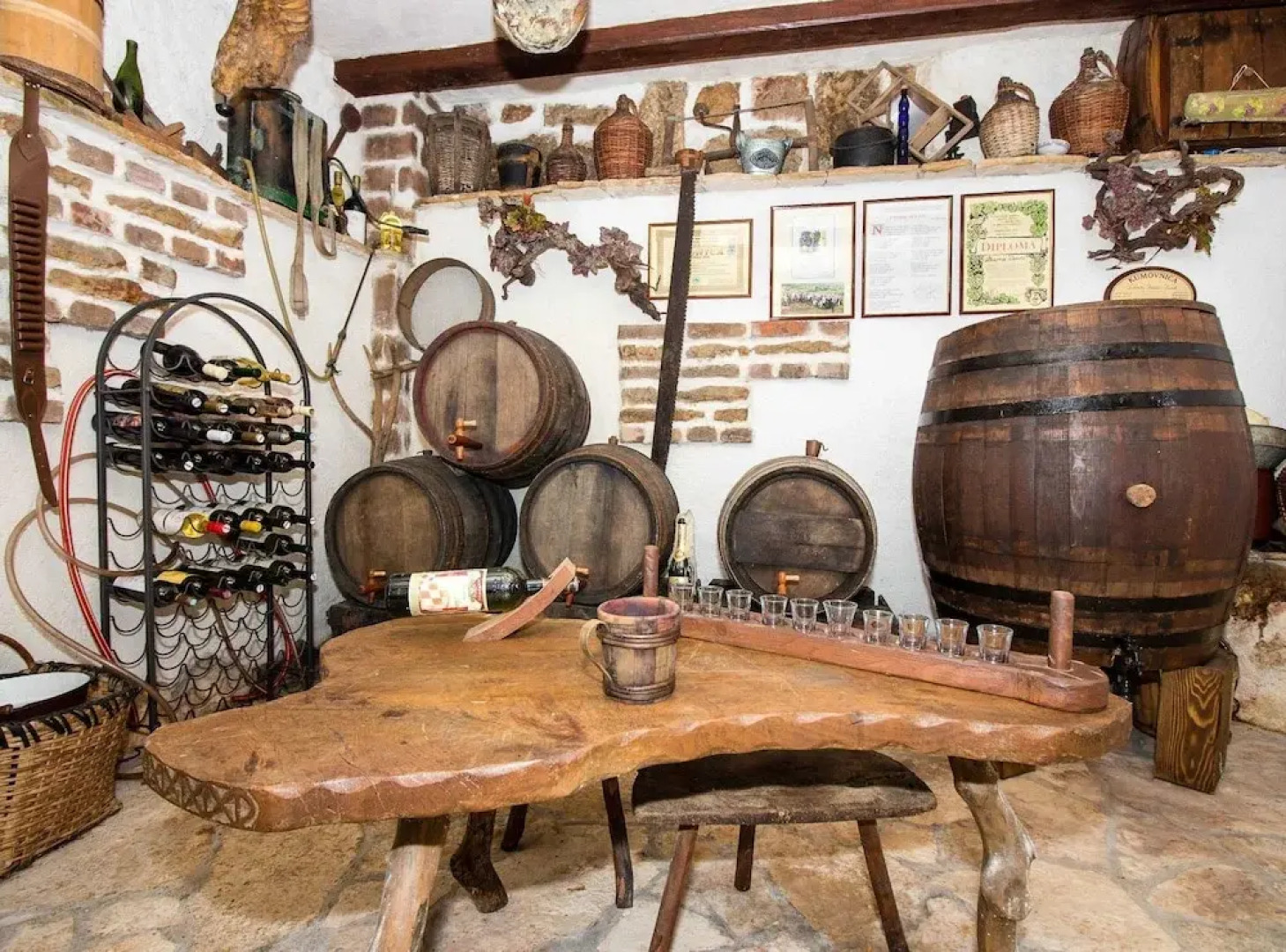 Authentic Dalmatian Hillside Escape With Pool, Sauna & BBQ