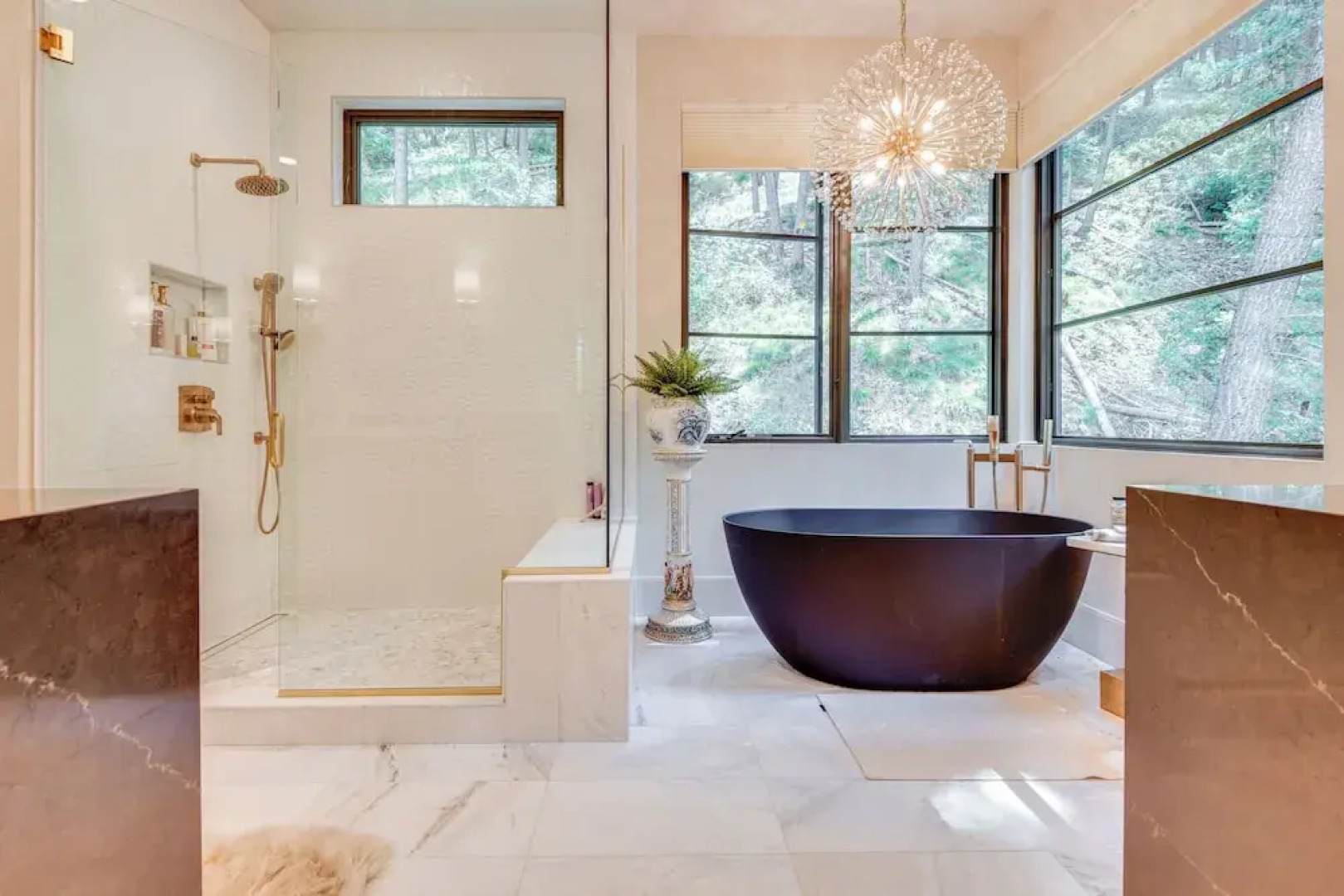 Luxury Alpine Home w/ Hot Tub: 1 Mi to Sun Valley!