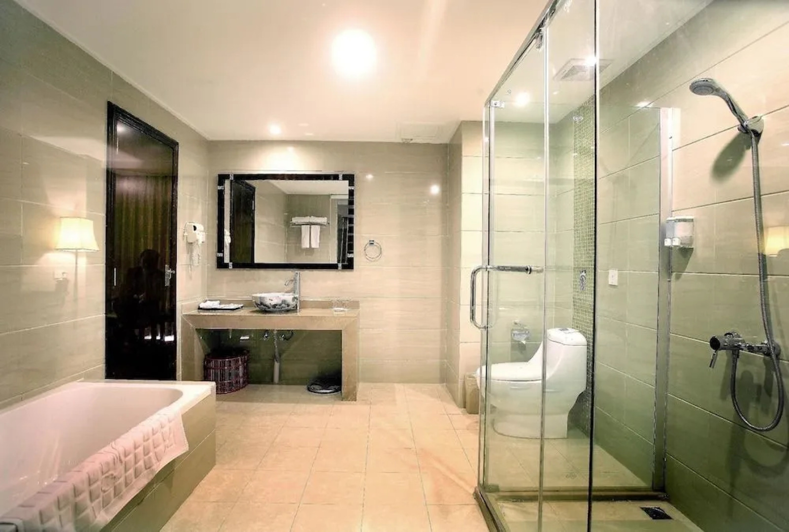 Jasper International Hotel