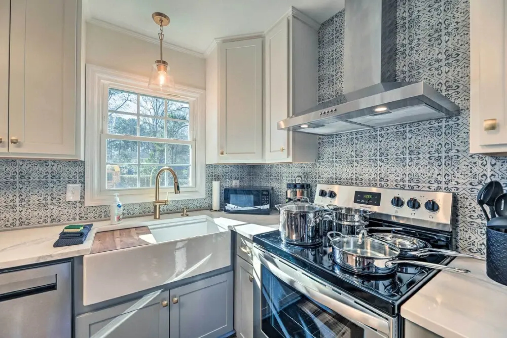 Family-friendly New Bern Home w/ Backyard!