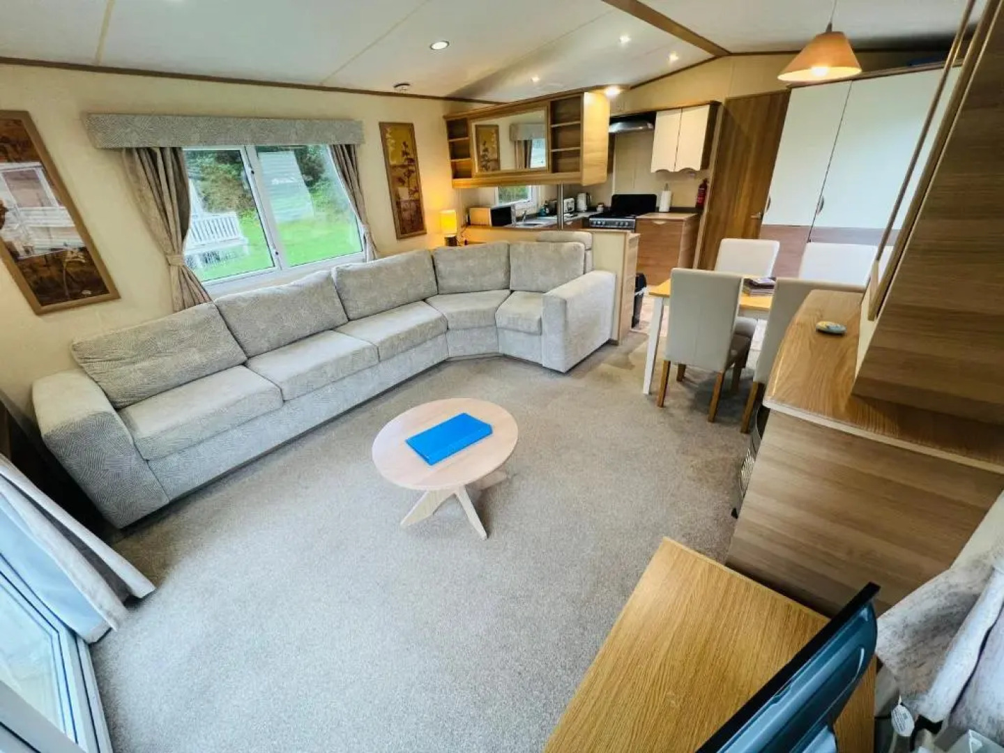 Luxury 2 Bedroom Caravan LG13, Shanklin, Isle of Wight