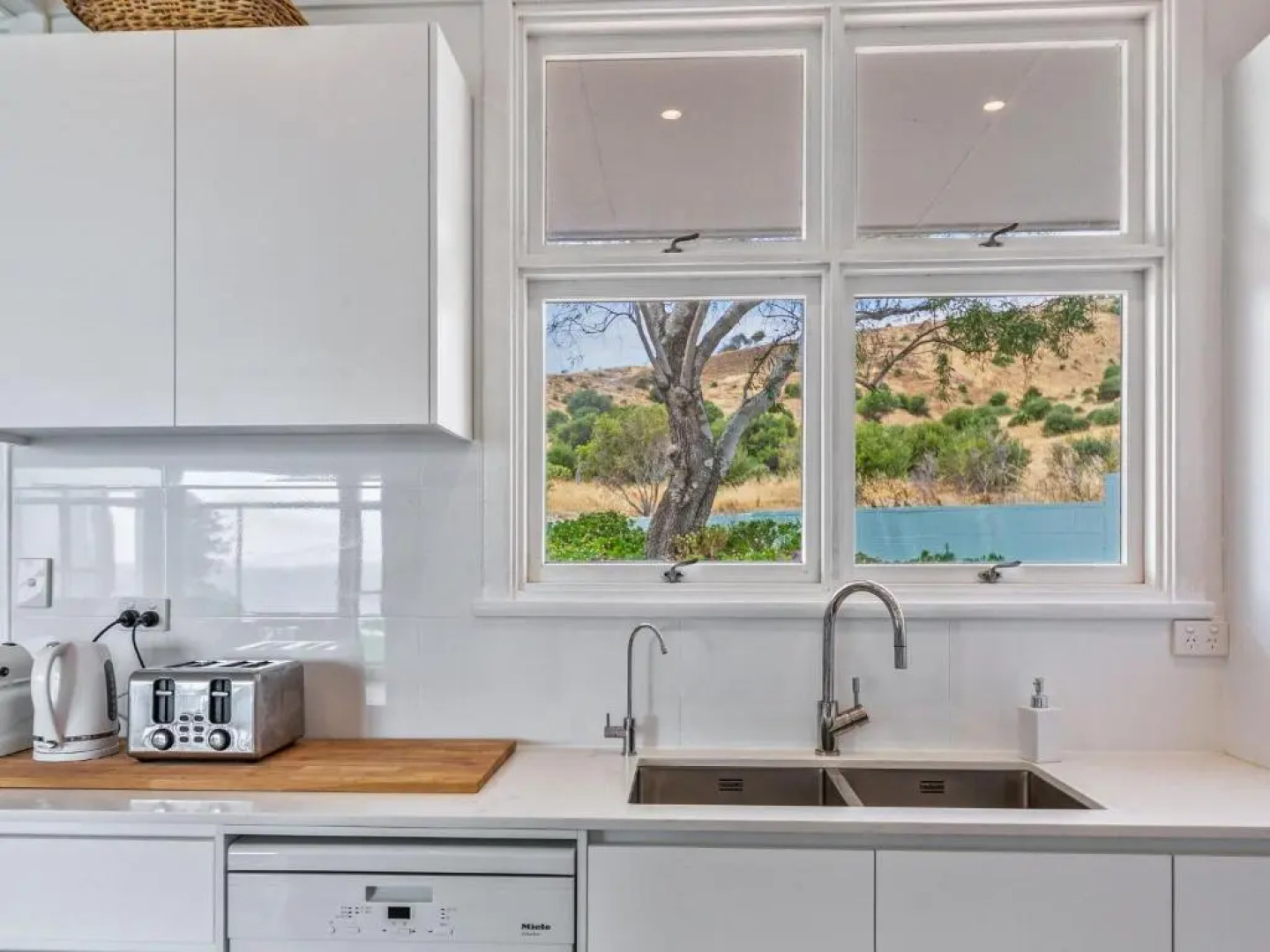 King of North Bay - 103 Gold Coast Drive