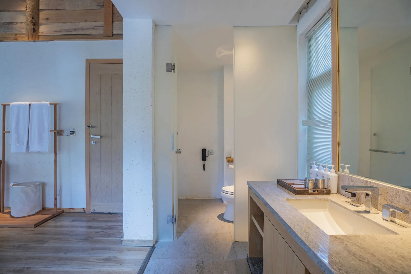 Arro Khampa by Zinc Journey Lijiang