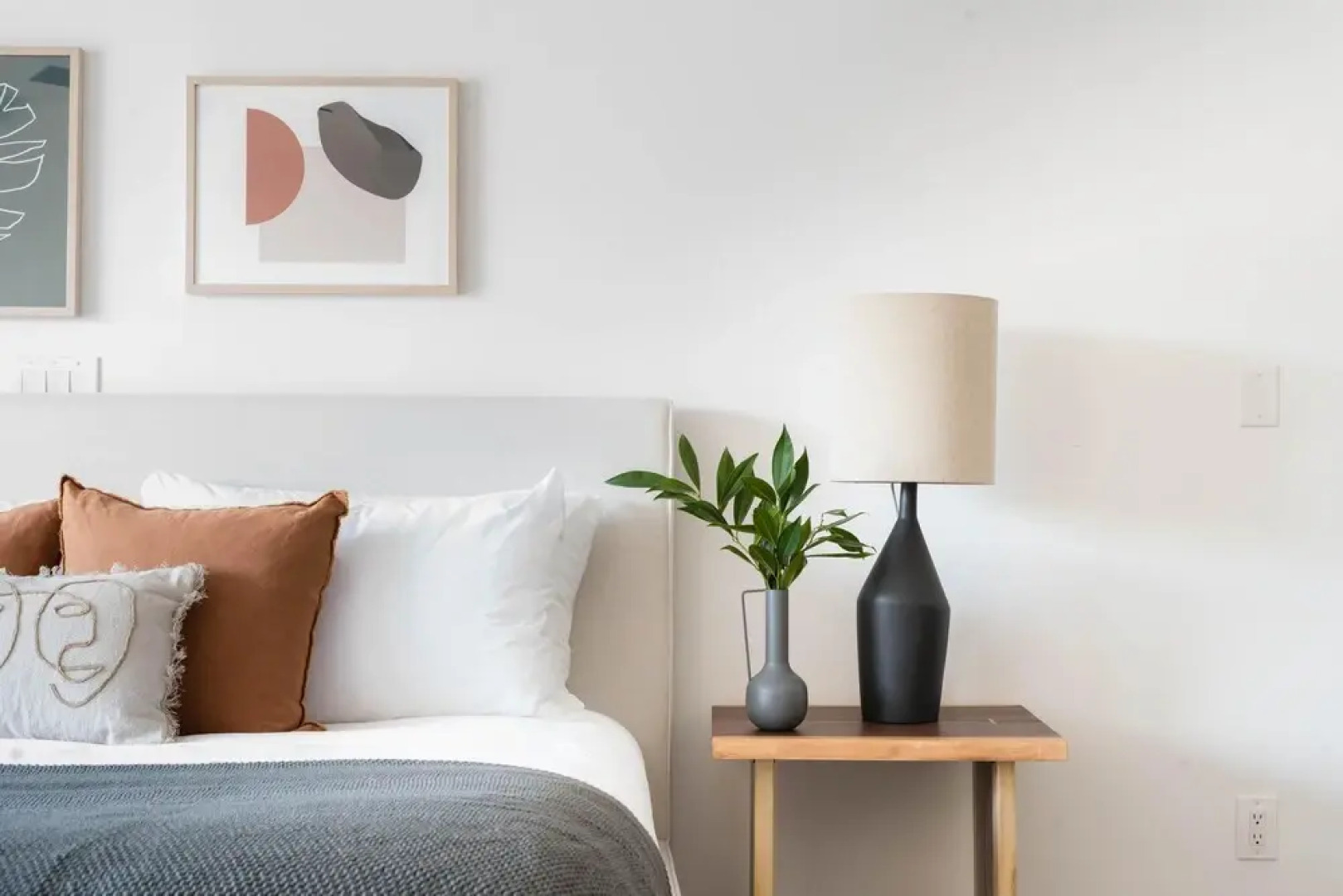 Caspian - Spacious Desert Oasis w Pool, Table Tennis, & Fire Pit