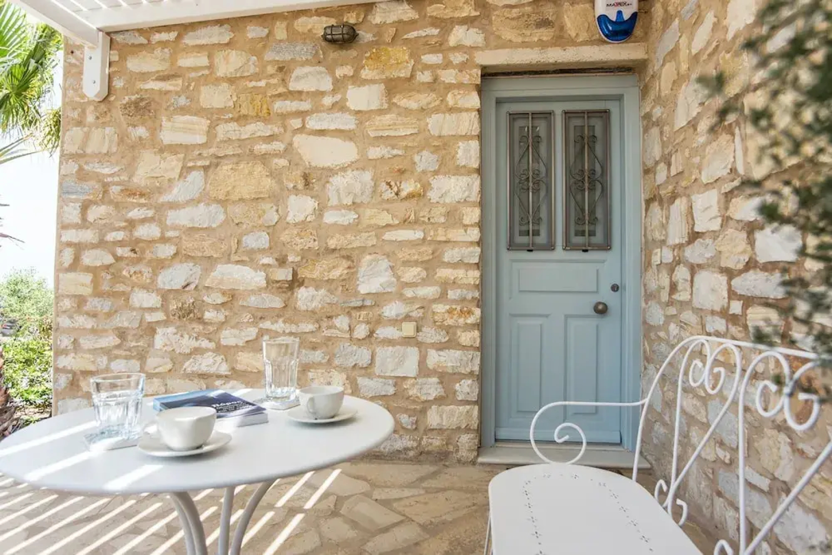 Errieta House · Eclectic island villa - gorgeous sea views, garden