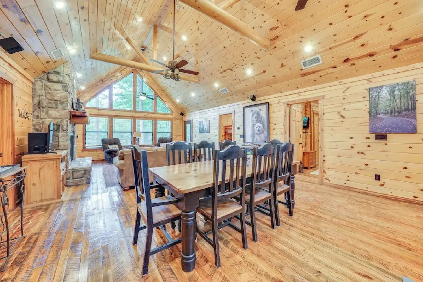 Cabin w/ Hot Tub & Wraparound Deck in Broken Bow!