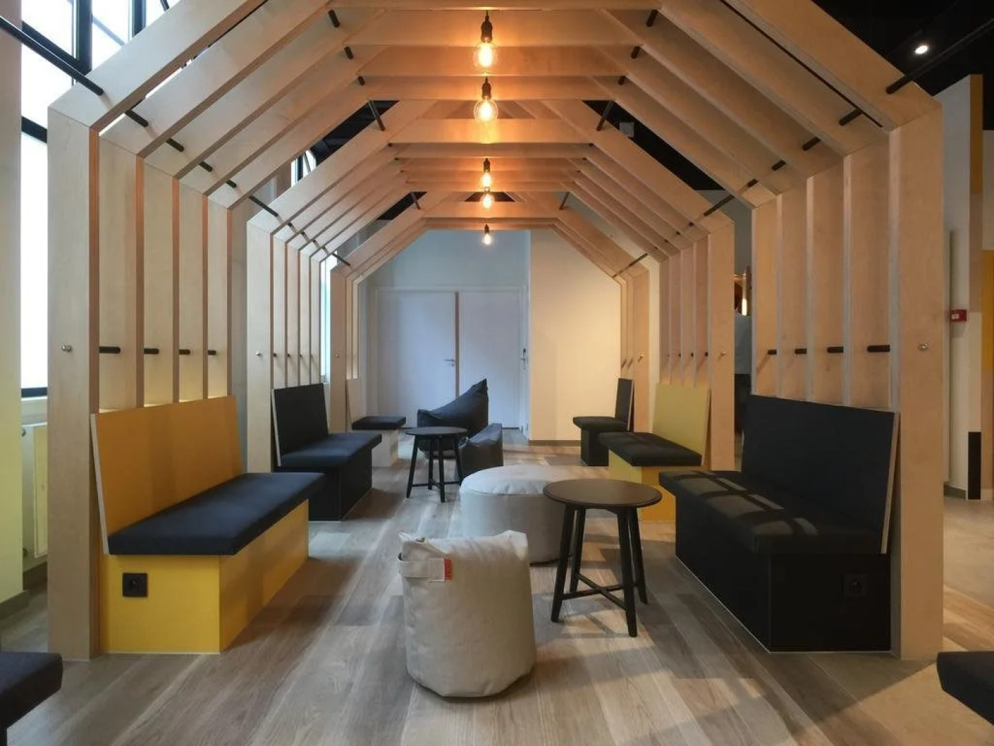 Sleep Well Youth Hostel