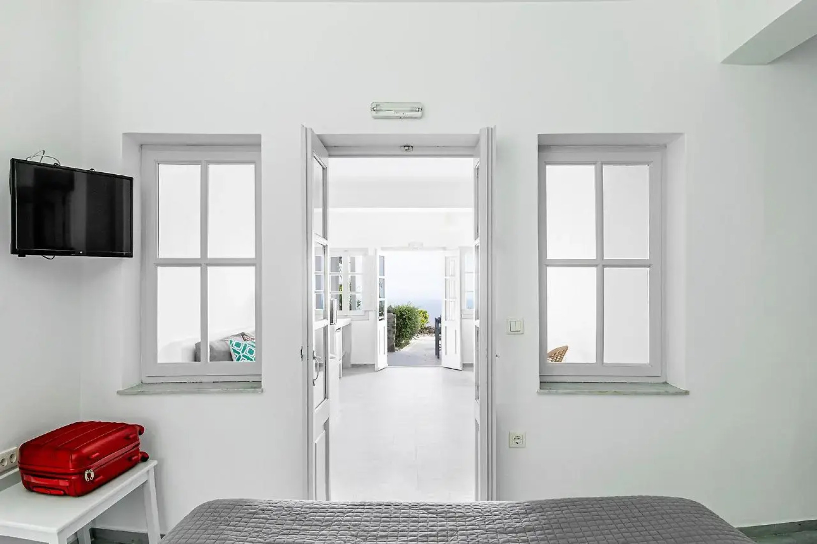 Phaos Santorini Suites