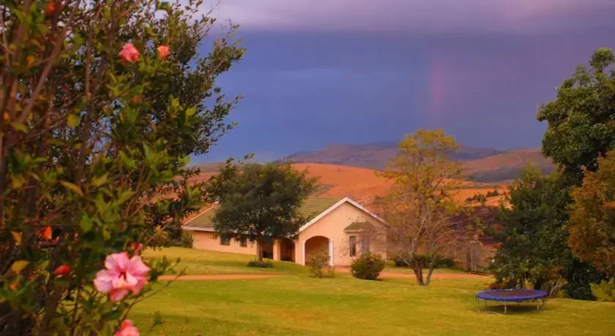 Thaba Tsweni Lodge & Safaris