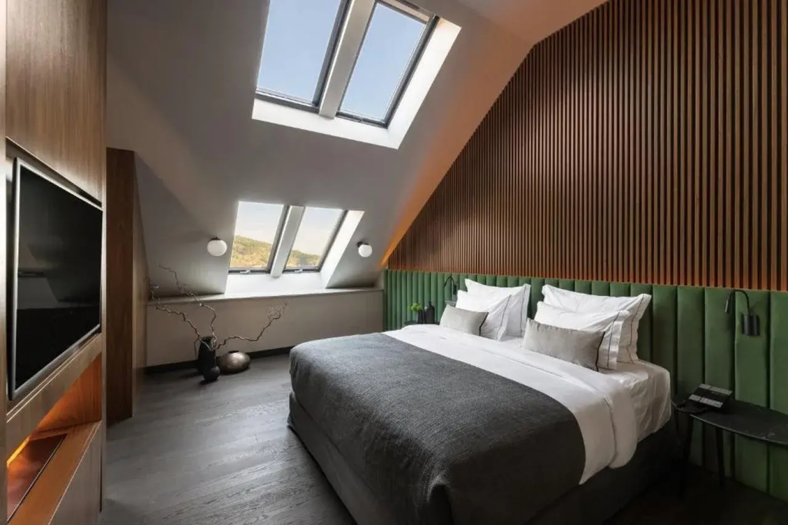 The Lynx Mountain Resort