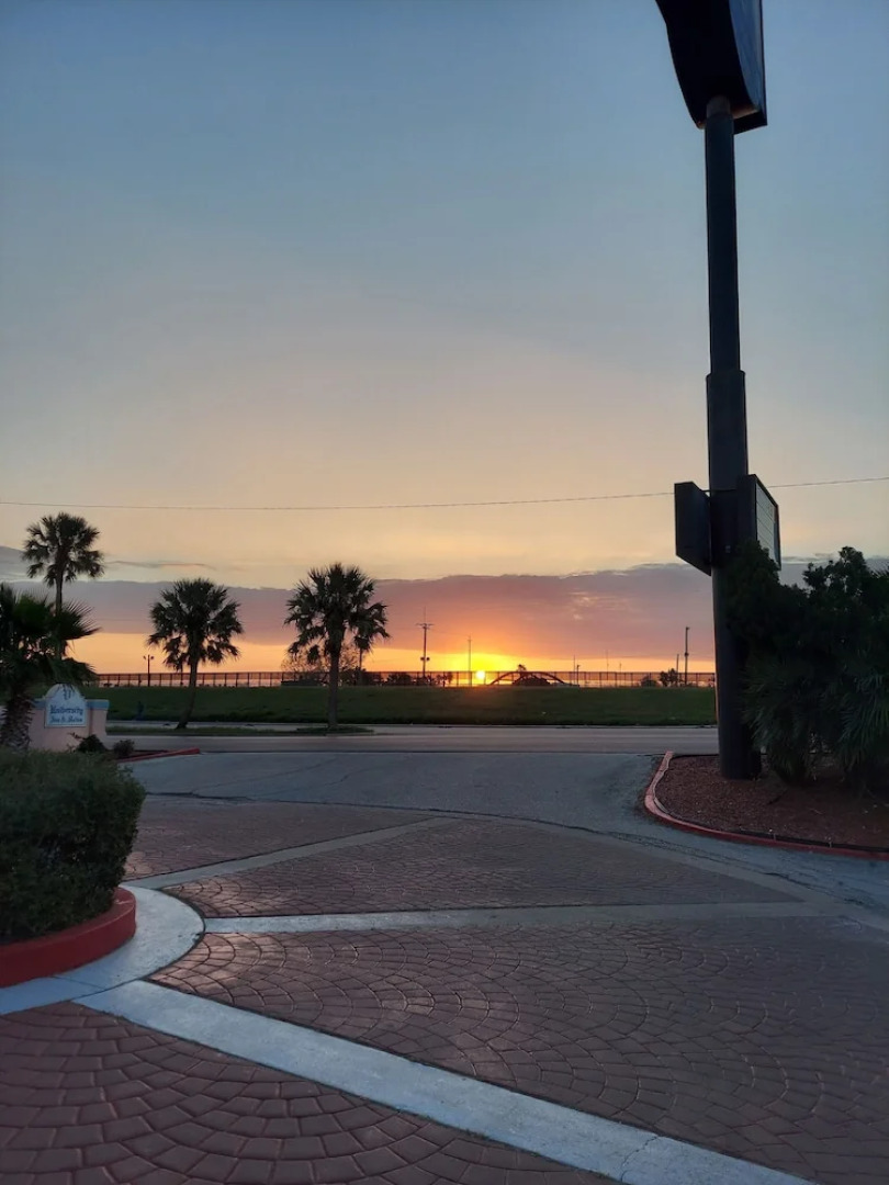 University Inn & Suites