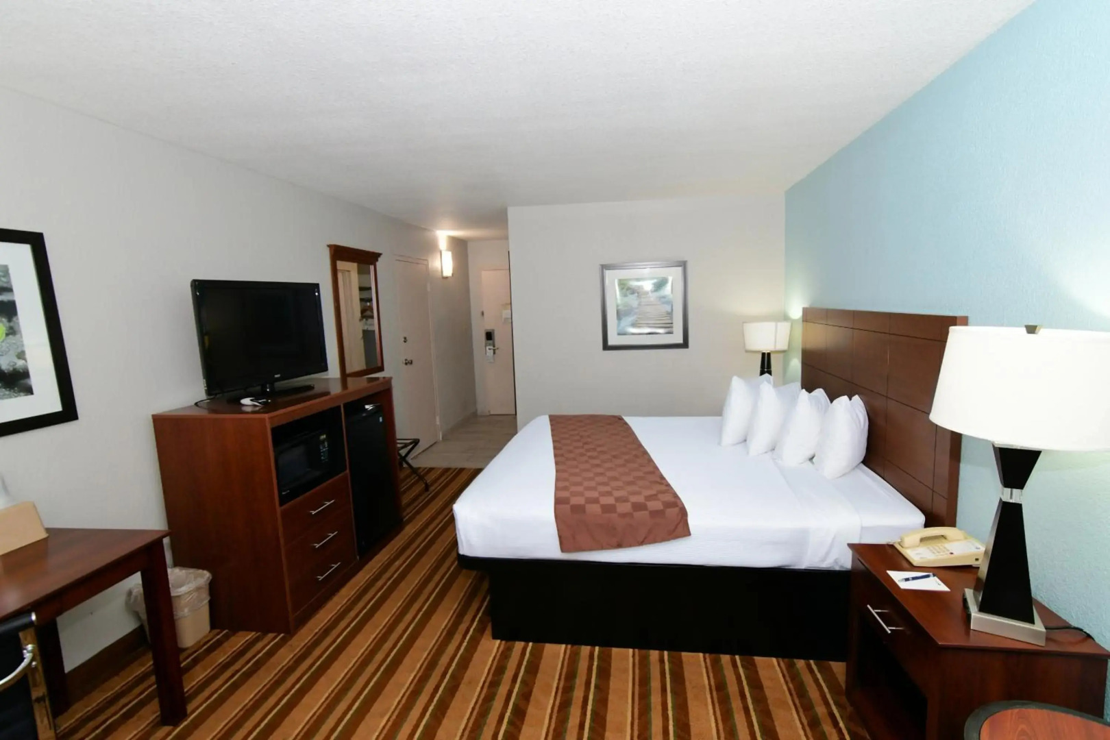 Rock Island Inn & Suites Marshalltown