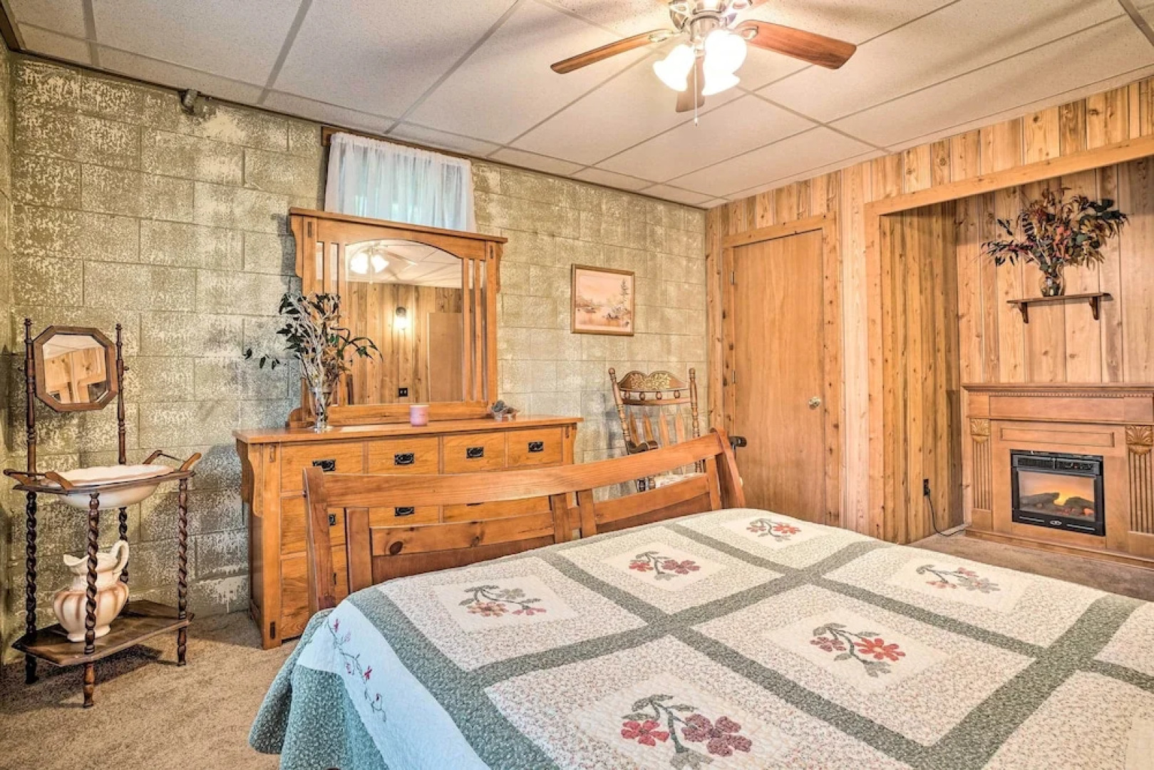 Hot Tub & Fire Pit: Pet-friendly Clayton Escape!