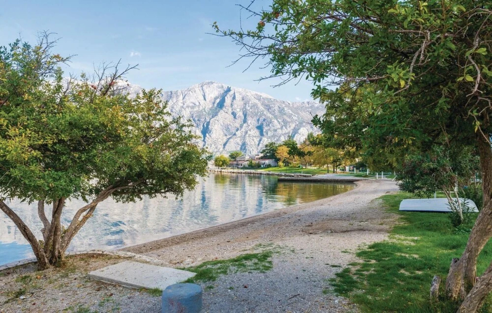 Awesome Home in Markov Rt With Wifi and 1 Bedrooms