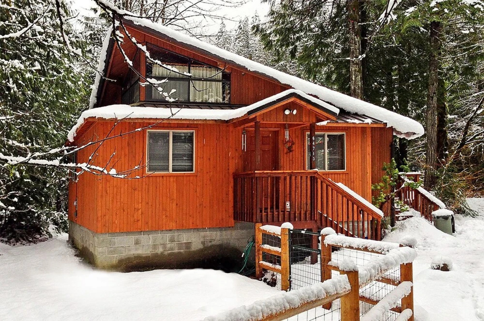 Rustic River Paradise - One Bedroom Cabin with Hot Tub