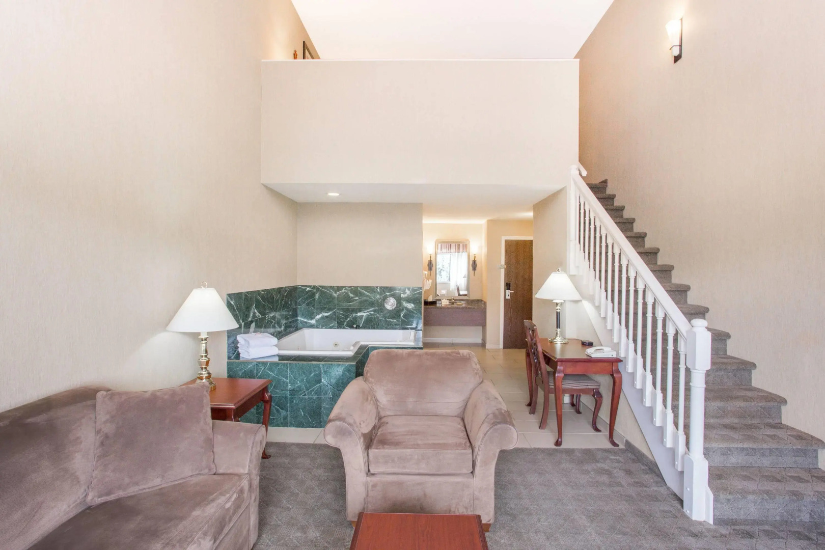 Ramada Hotel & Conference Center by Wyndham Kelowna