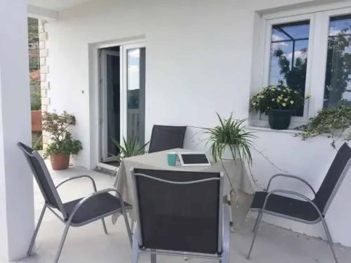 Apartment ?A piro - parking and barbecue: A1 prizemlje Kastel Novi. Riviera Split