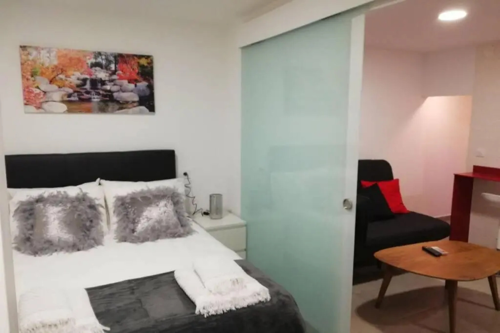 M1 Cool Loft 1 min walk to metro 15 min center by metro