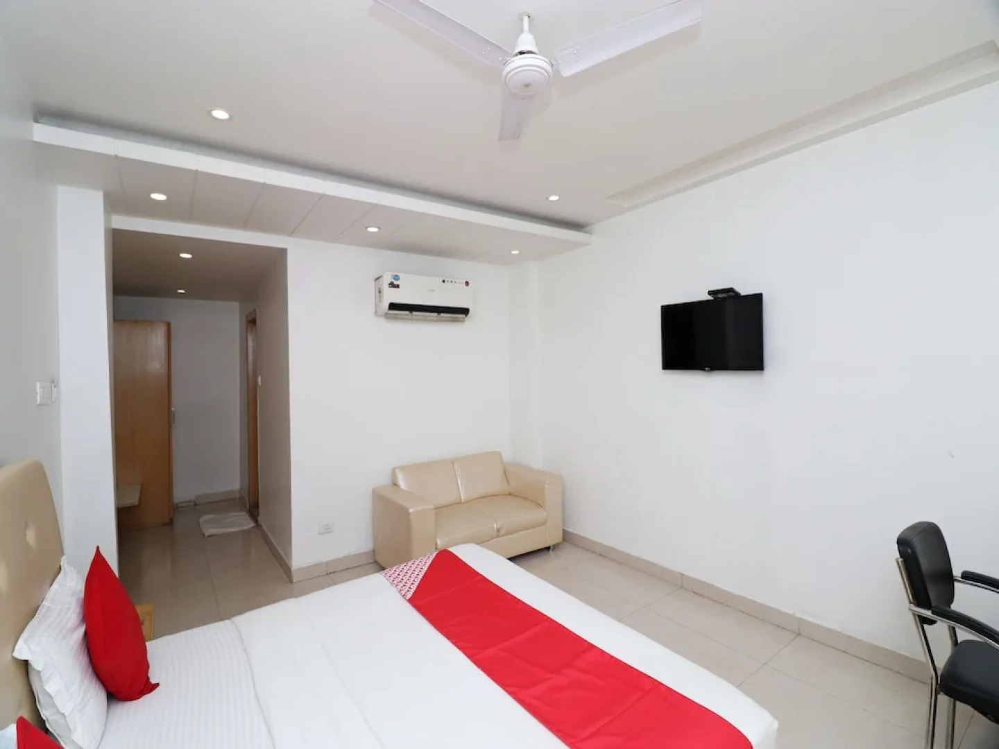 OYO 5843 Hotel Yash Inn