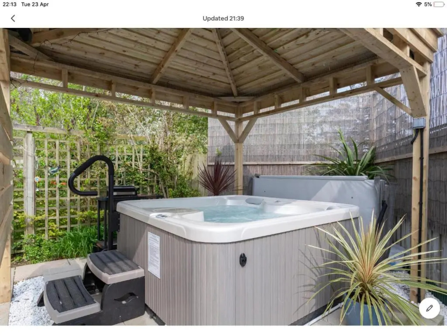 The Studio Castlerock with Hot Tub