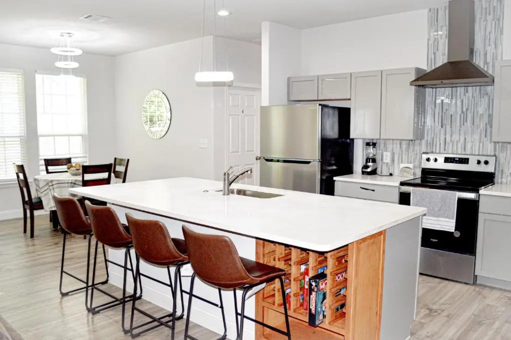 LakeDallasPoolHouse GREAT memories, near LAKE!