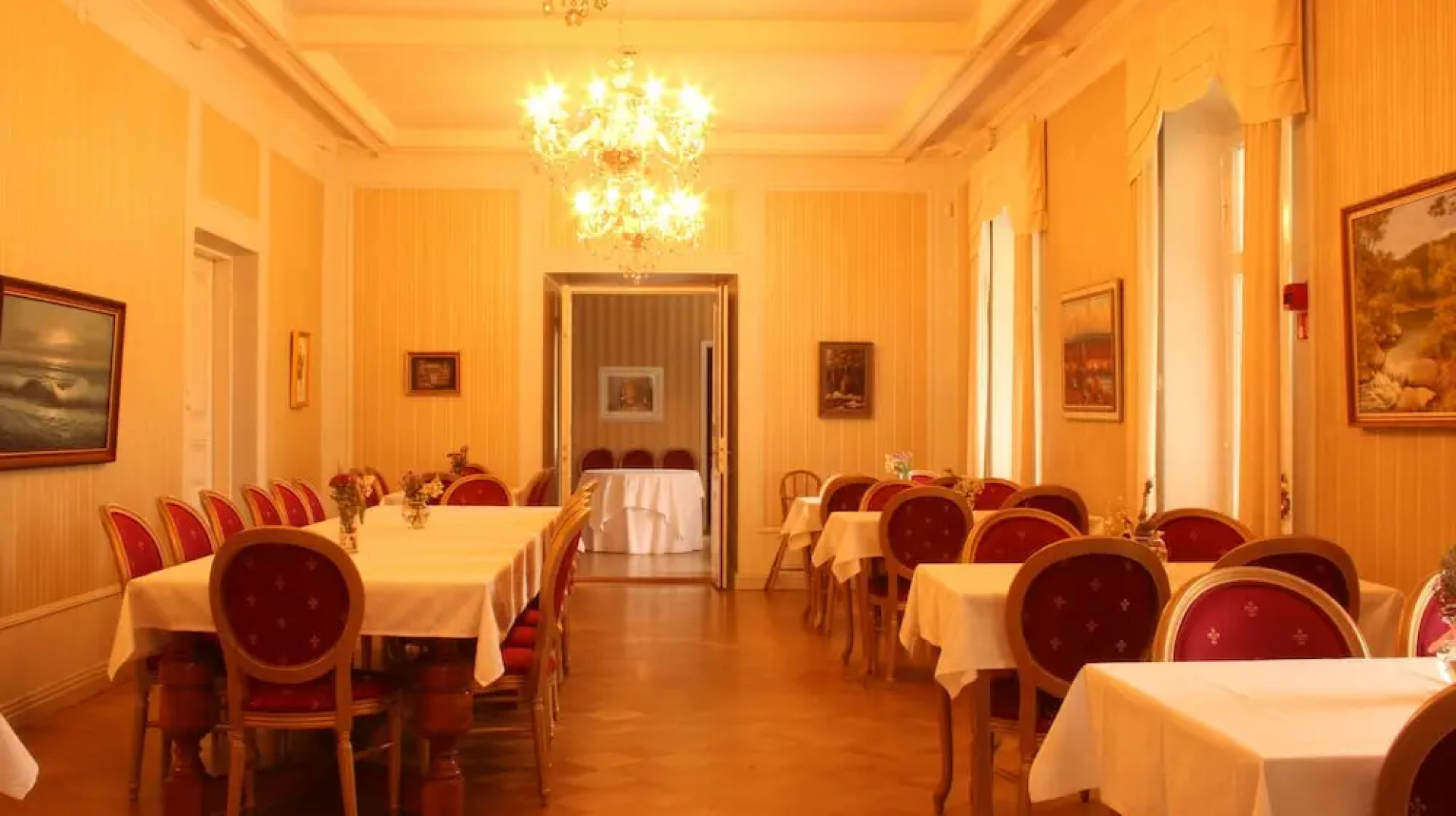 Kartanohotelli Karhulan Hovi