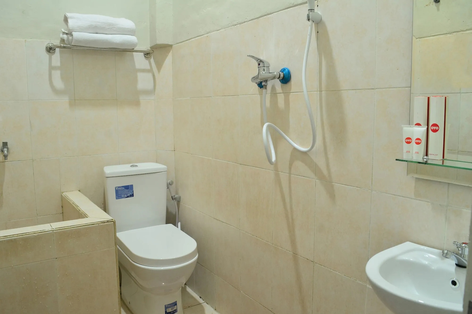 OYO 816 The SO Hotel