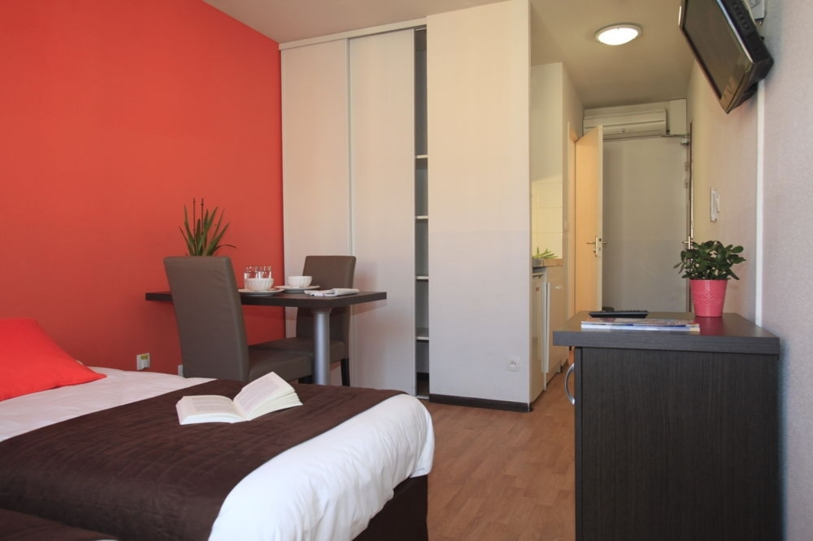 Comfort Aparthotel Aix Le Tholonet