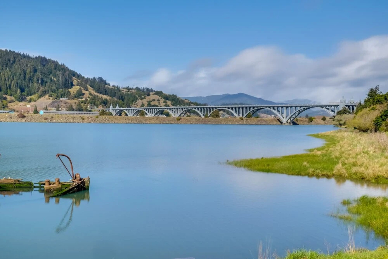 Charming Gold Beach Home < 1 Mi to Rogue River!