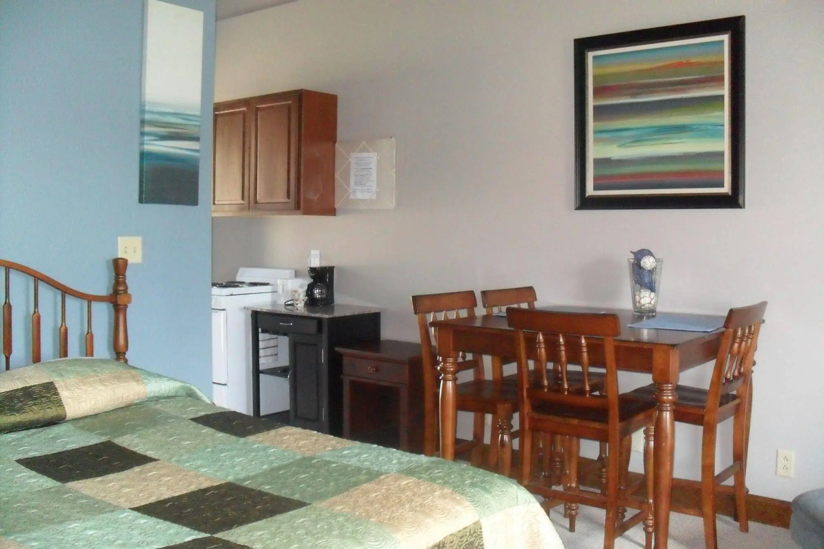 Spruce Hill Inn and Cottages