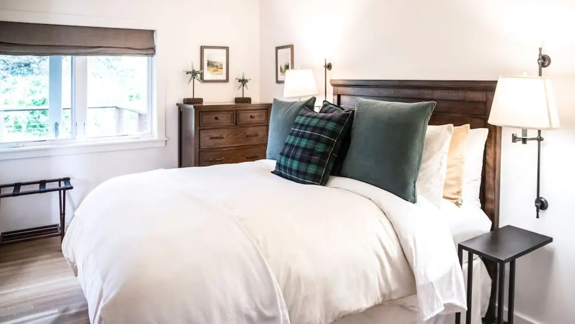 The Harbor House Inn