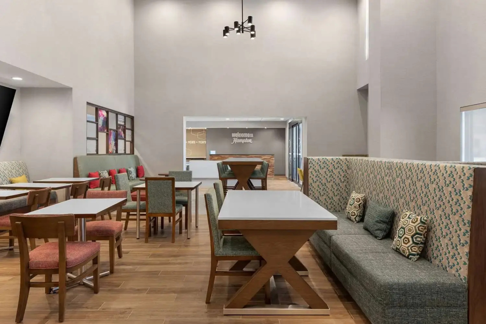 Hampton Inn & Suites by Hilton Orangeville, ON