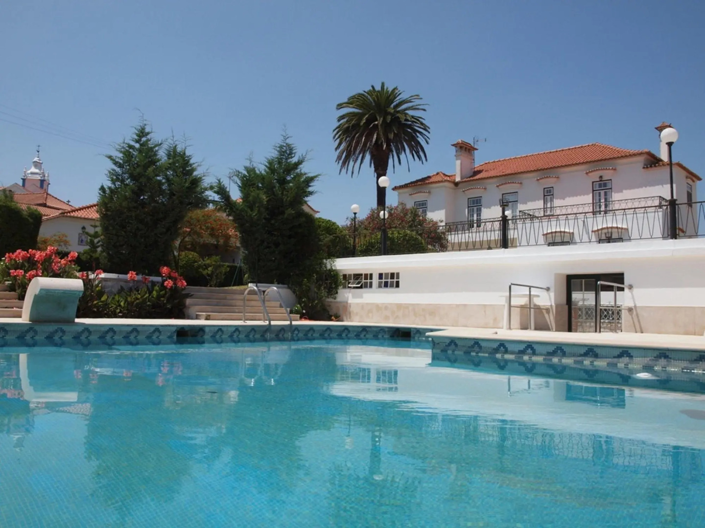 Lush Mansion In Aldeia Galega With Private Pool