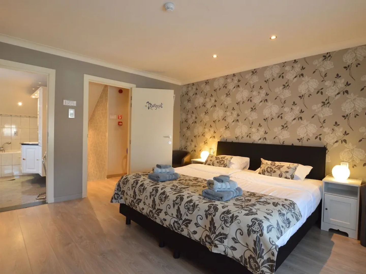 Lavish Villa in Tienen With Terrace & Garden