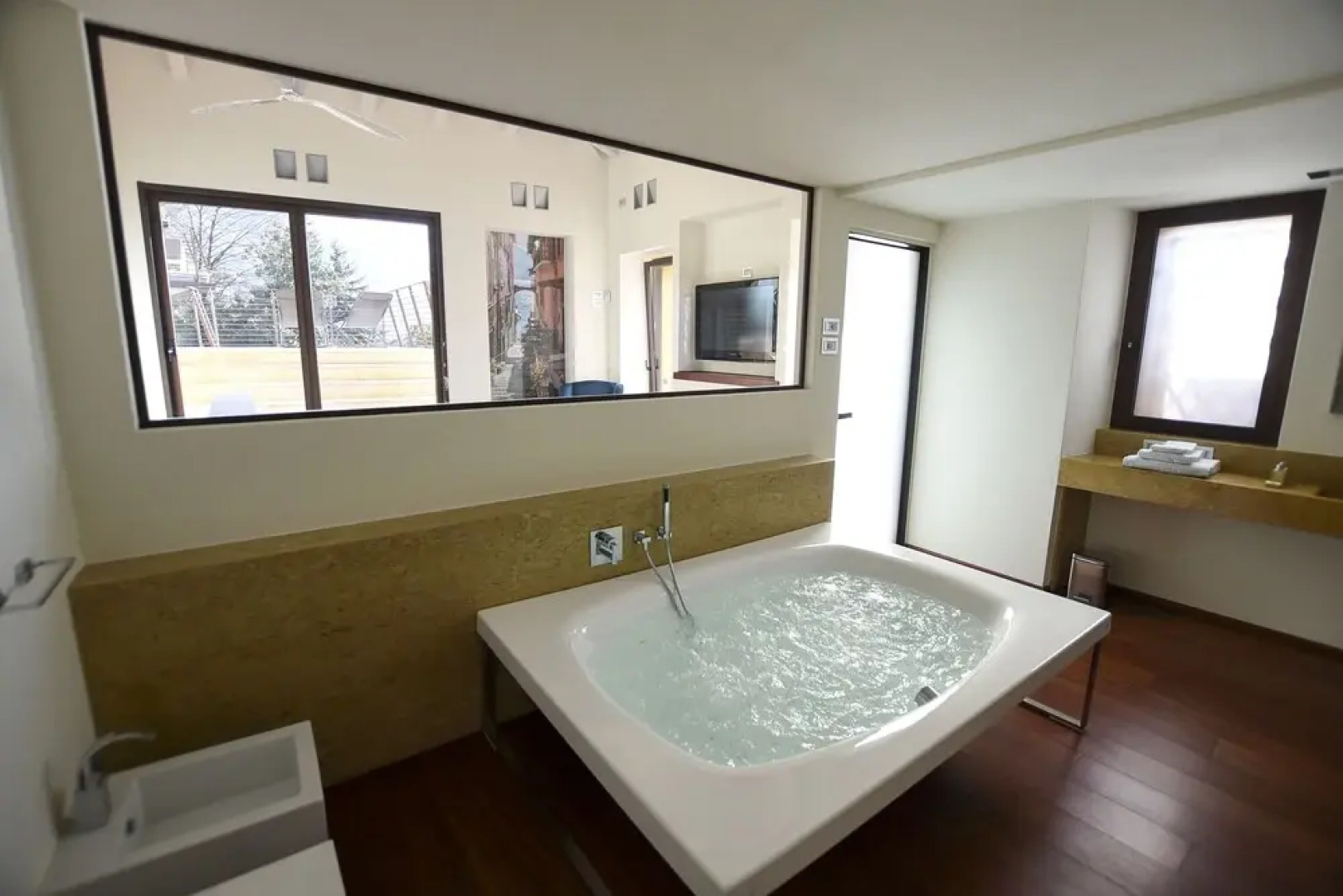 Luxury Como Lake Apartment