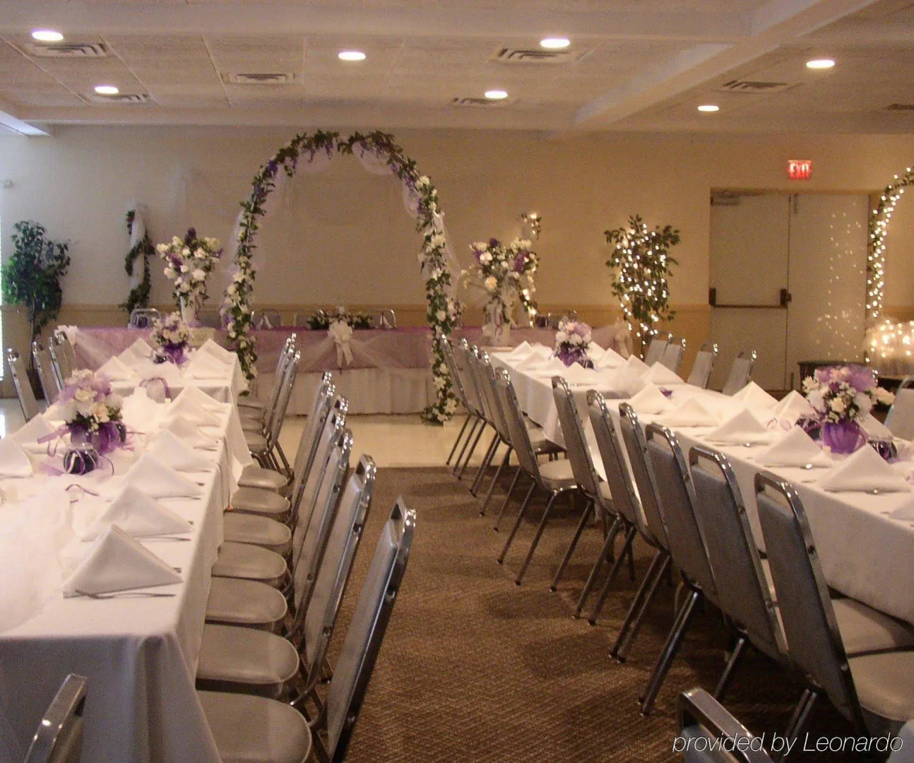 Americas Best Value Inn & Suites St. Cloud